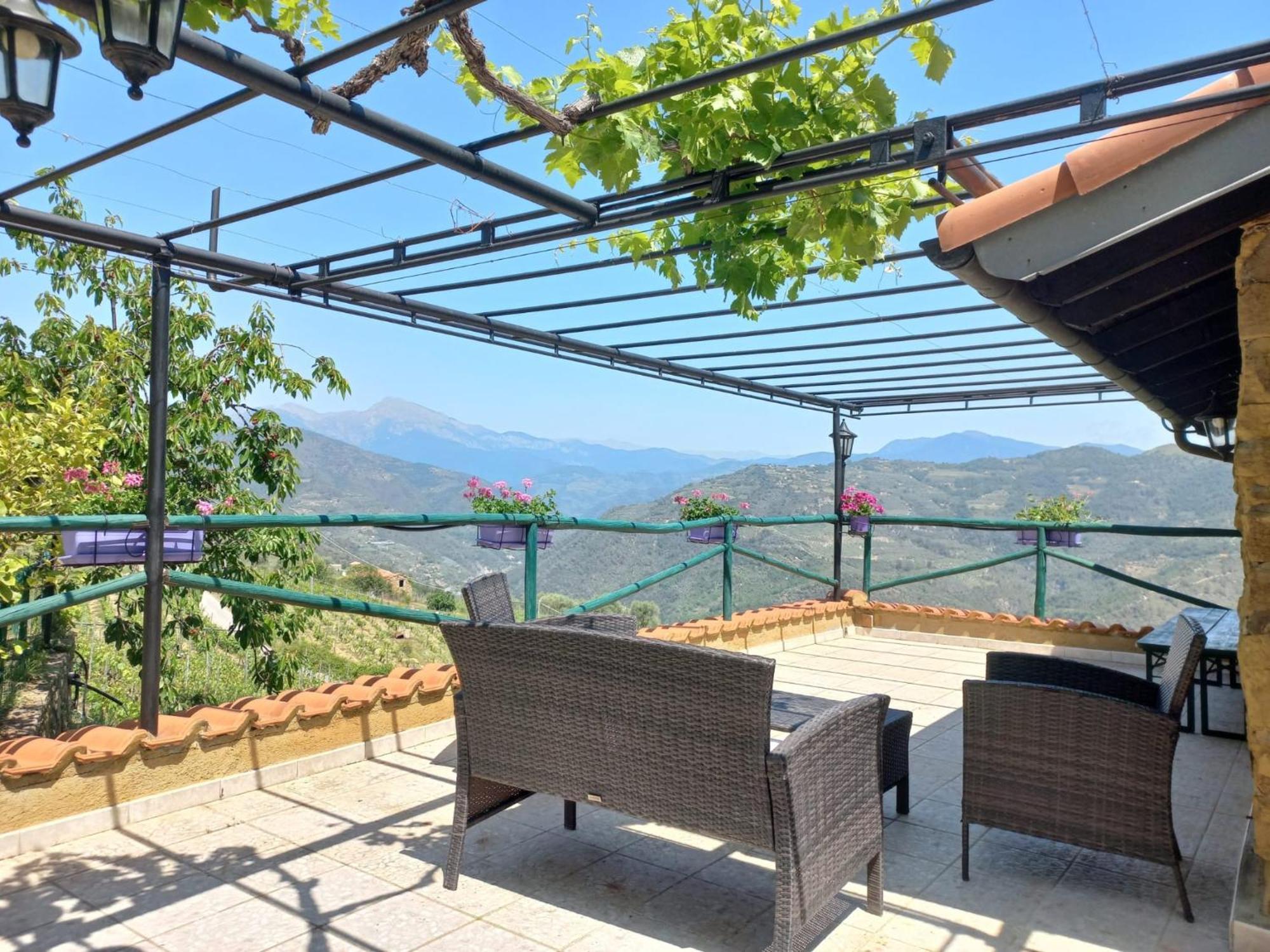 Casetta Mari Immersa In Un Vigneto Dolceacqua Εξωτερικό φωτογραφία